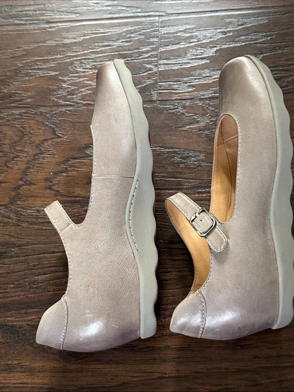 Dansko comfortable mary